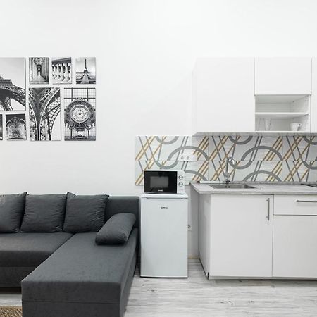 City Center Quiet Flat Budapest Bagian luar foto