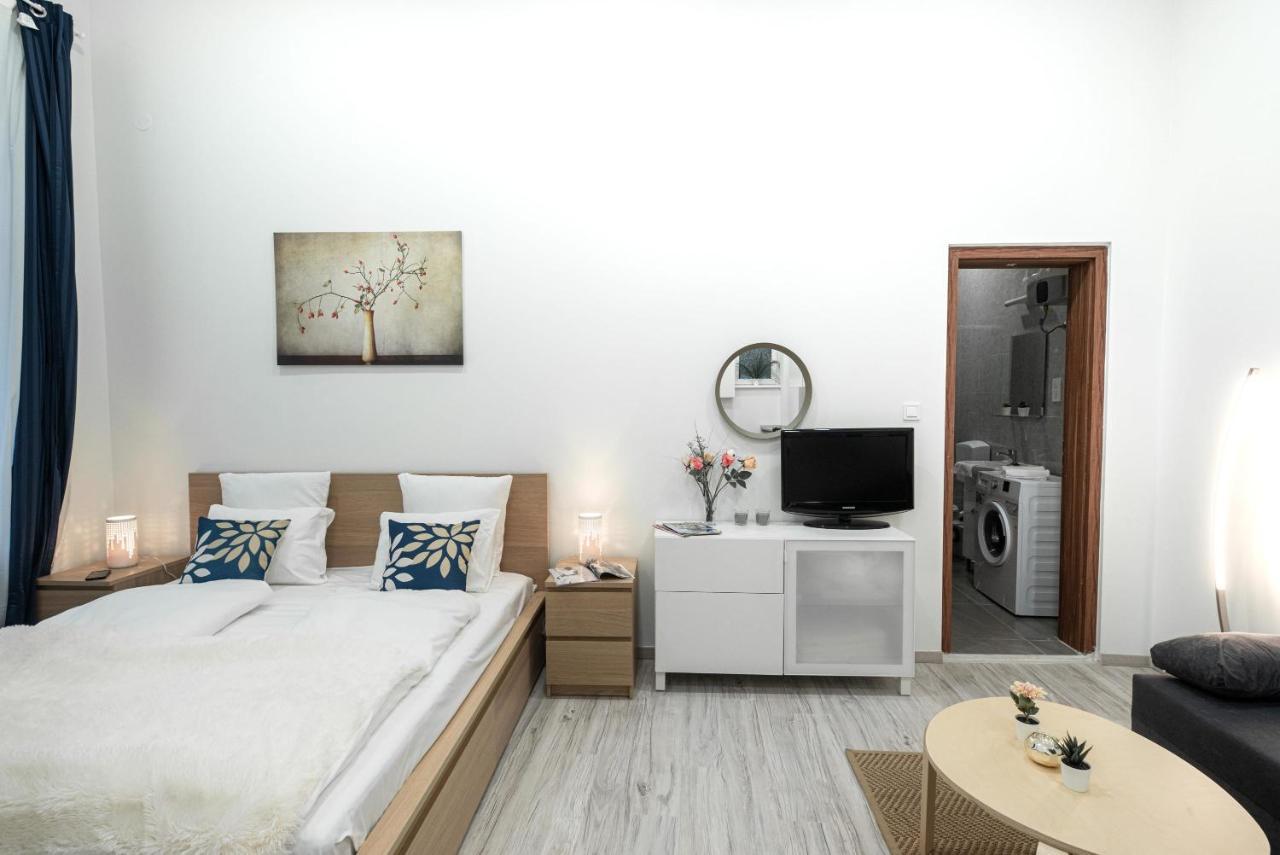 City Center Quiet Flat Budapest Bagian luar foto