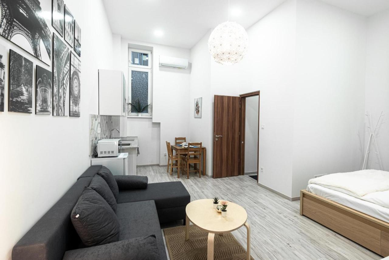 City Center Quiet Flat Budapest Bagian luar foto