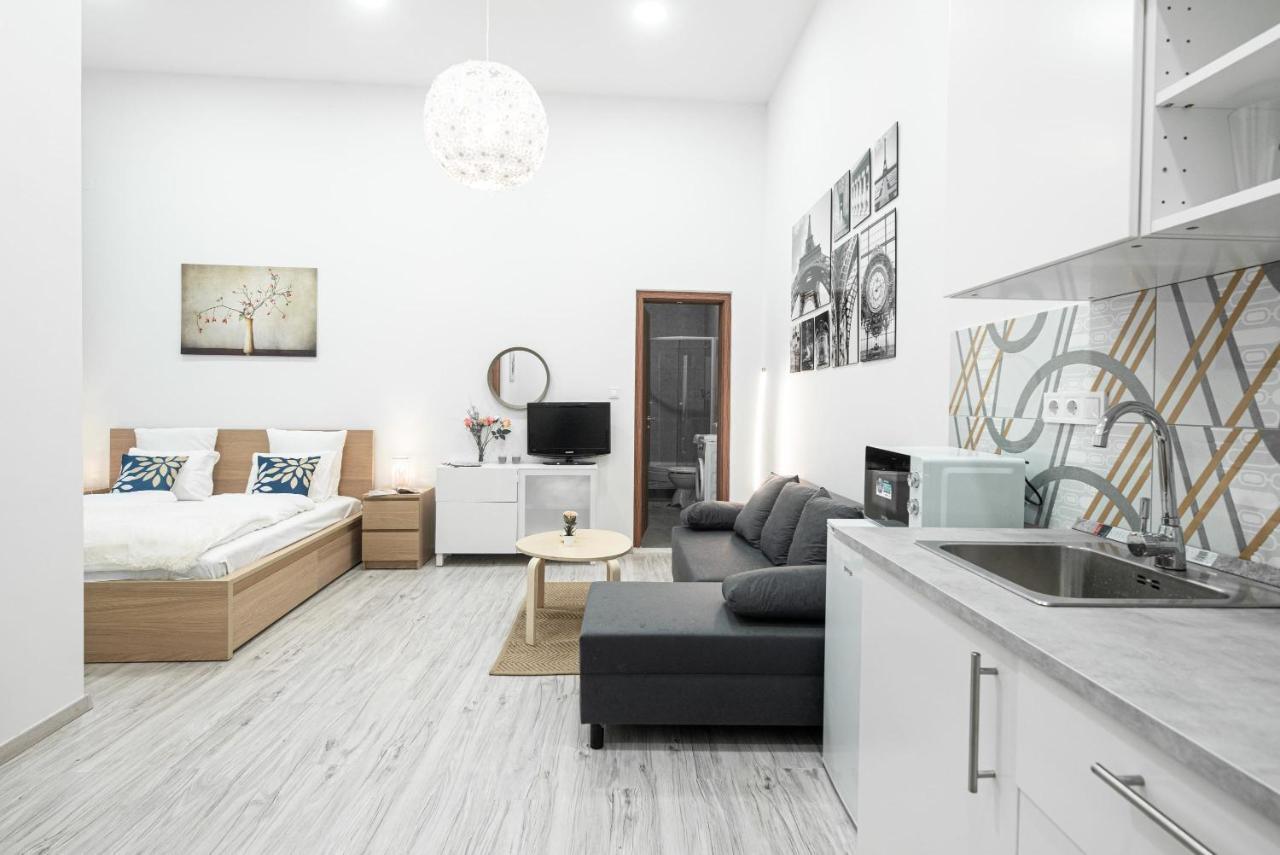 City Center Quiet Flat Budapest Bagian luar foto
